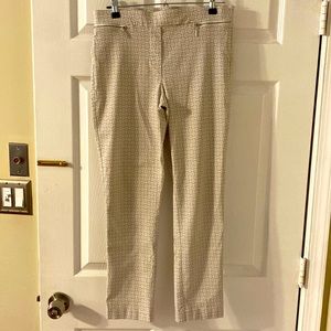 Pull on capris size 8